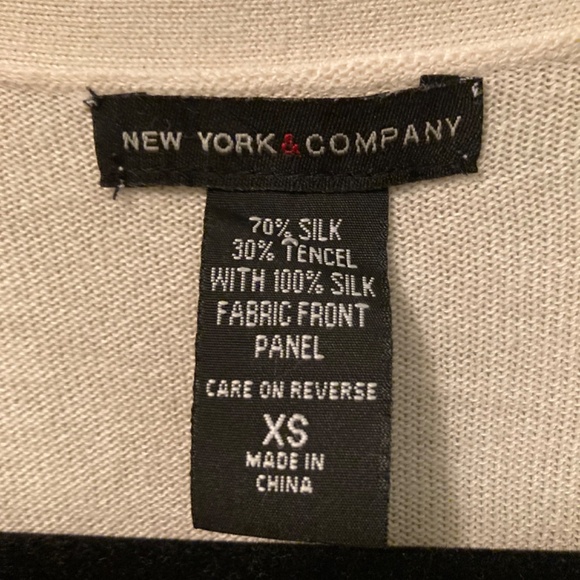 Silk Cardigan New York & Company Blue Cream with Chain Design Size XS EUC - Picture 4 of 8